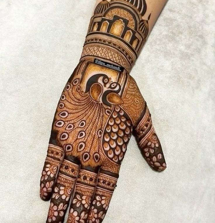 66+ Beautiful Peacock Mehndi Designs (2025)