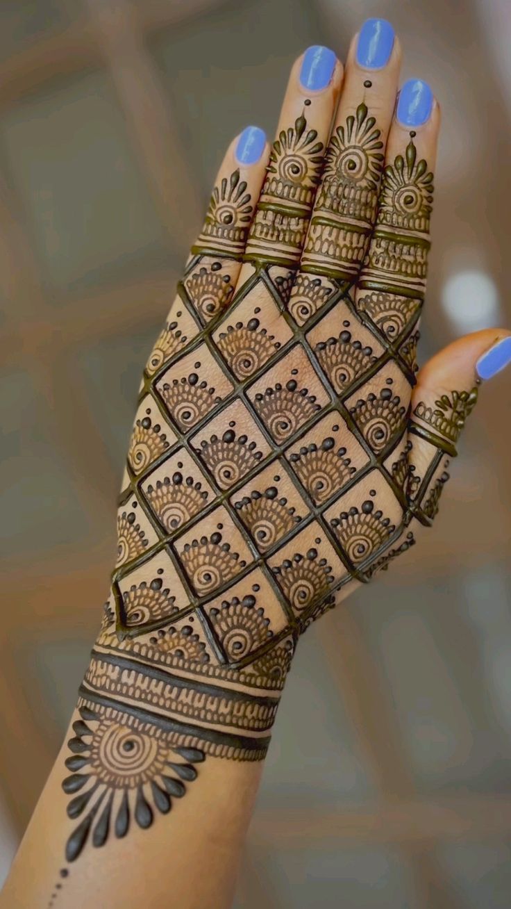 90+ Simple Mehndi Designs For 2025