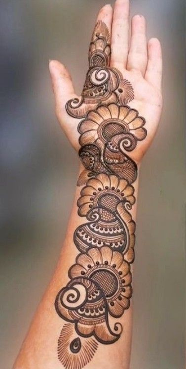 60+ Stunning Arabic Henna Designs (2025)