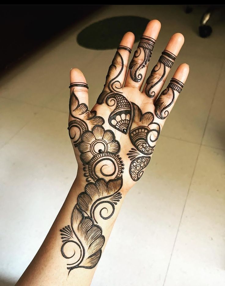 90+ Simple Mehndi Designs For 2025