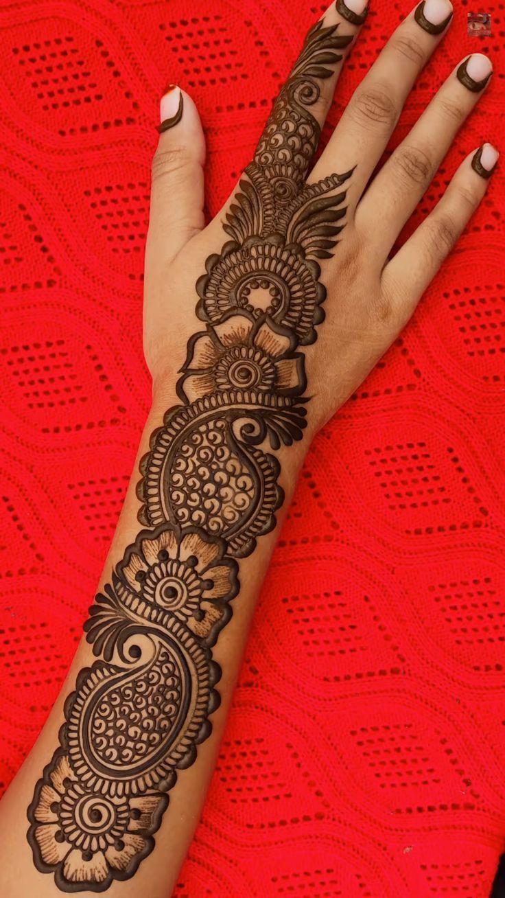 60+ Stunning Arabic Henna Designs (2025)