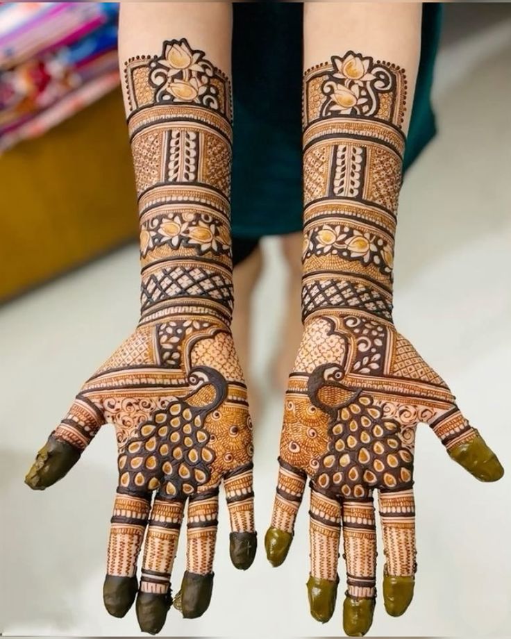 66+ Beautiful Peacock Mehndi Designs (2025)