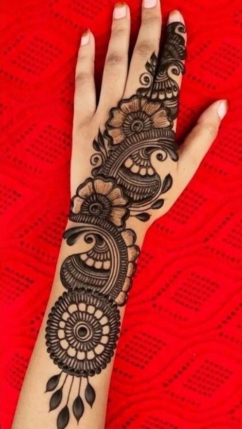 60+ Stunning Arabic Henna Designs (2025)