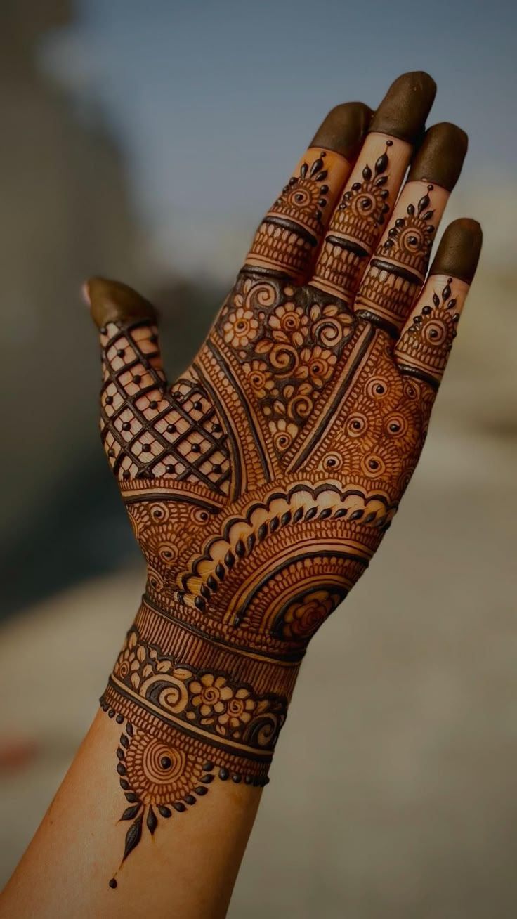 90+ Simple Mehndi Designs For 2025