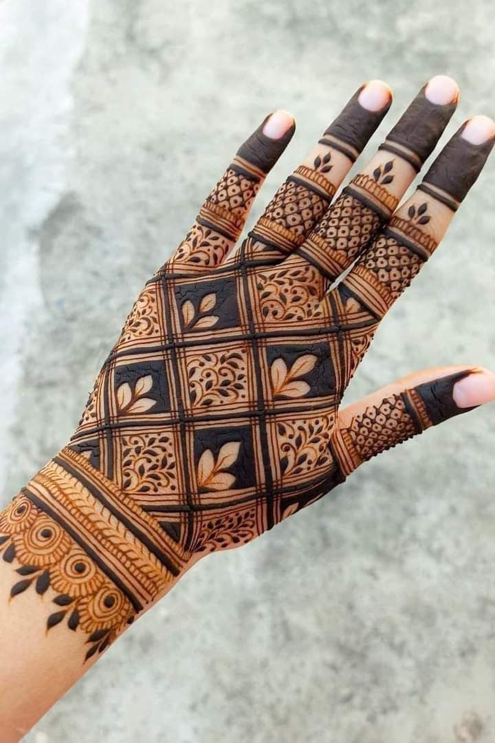 90+ Simple Mehndi Designs For 2025