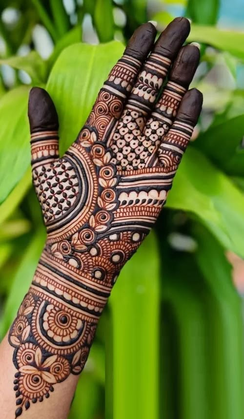 90+ Simple Mehndi Designs For 2025