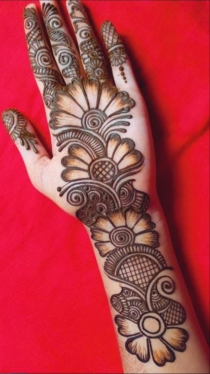 90+ Simple Mehndi Designs For 2025