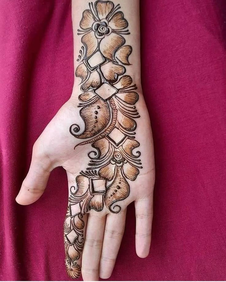 60+ Stunning Arabic Henna Designs (2025)