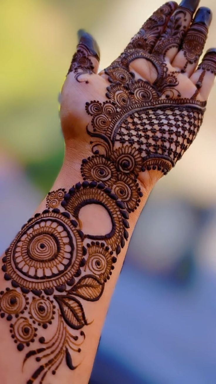 60+ Stunning Arabic Henna Designs (2025)