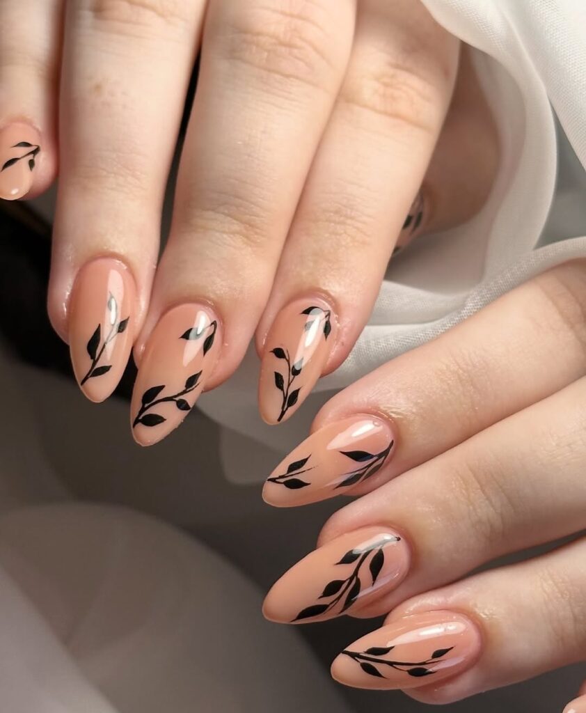 August nail ideas 8