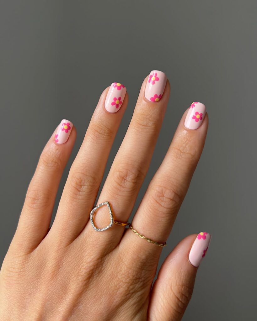 August nail ideas 3